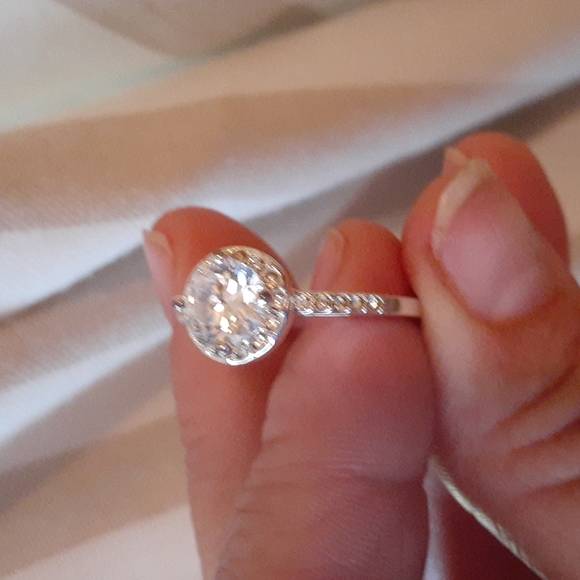 Avon cubic zirconia wedding ring and band - Picture 4 of 12